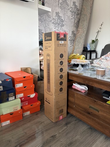Midea oscillating tower fan